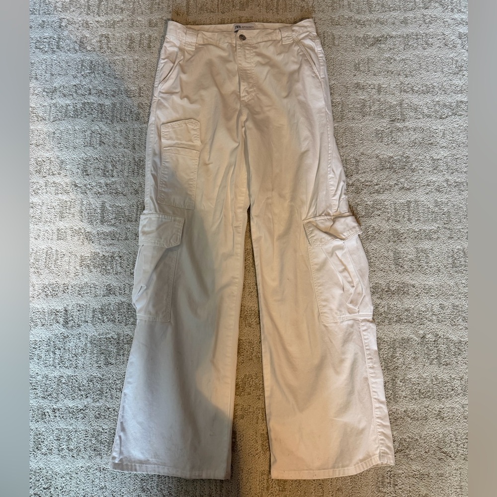 Women’s Zara white pants